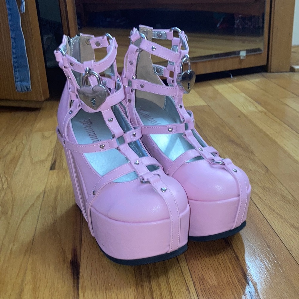demonia poison 25-2